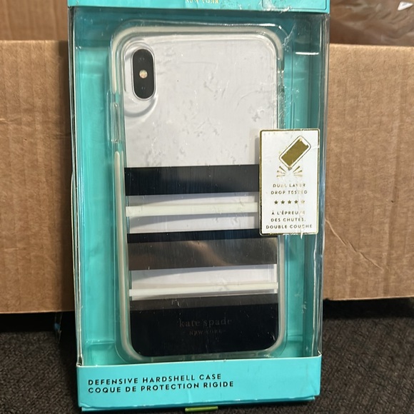 kate spade Accessories - Defensive hardshell case